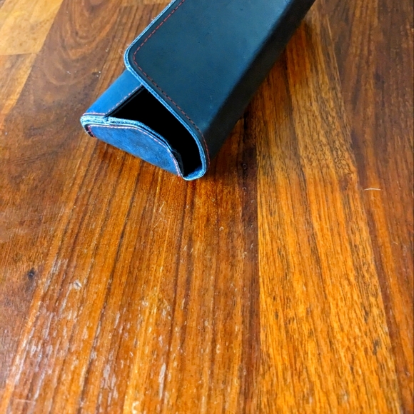 Valentino eye glass case - Picture 4 of 5